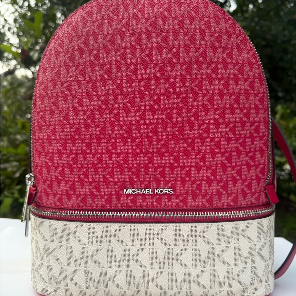 Michael Kors Signature Rhea medium Backpack Dark Raspberry